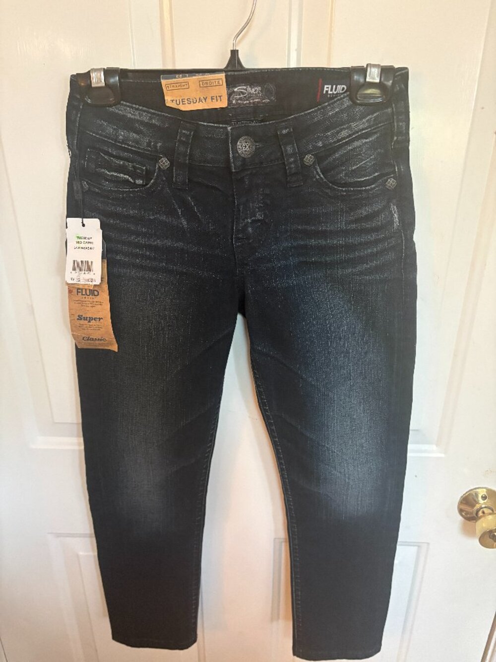 NWT Silver Jeans Co. "Tuesday Fit" Slim Leg - W25 L23